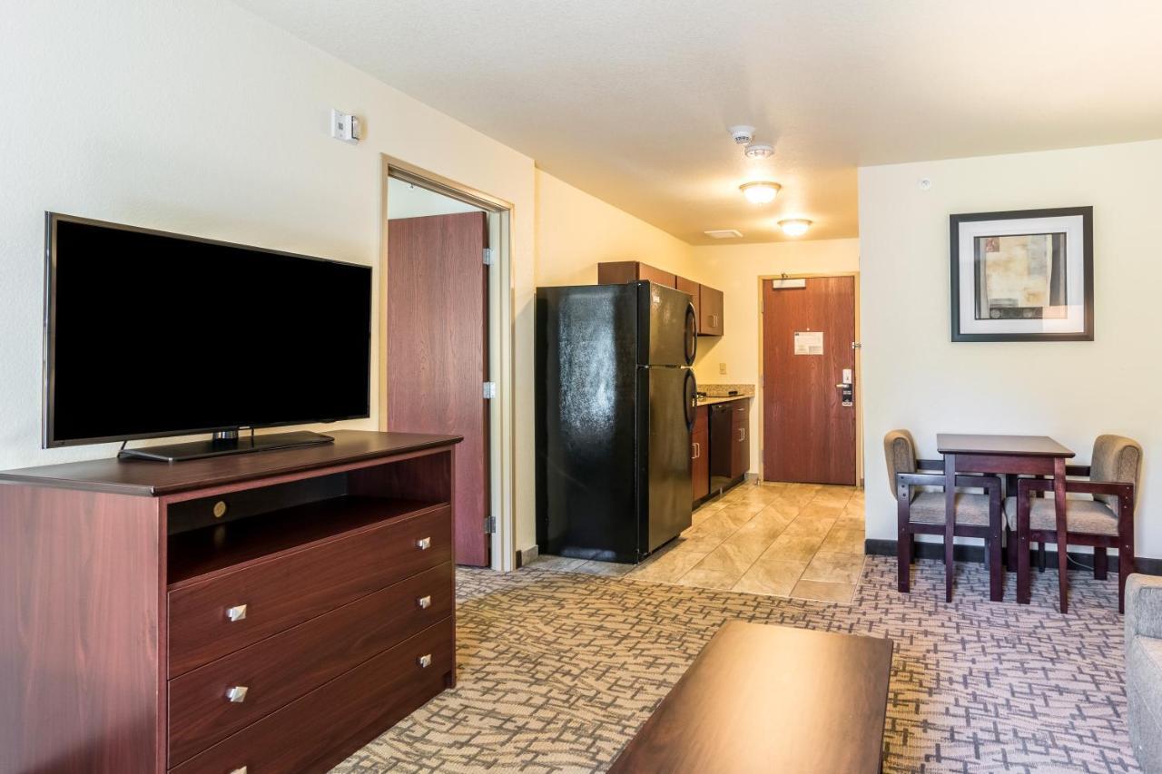 Cobblestone Hotel & Suites - Торингтън Екстериор снимка
